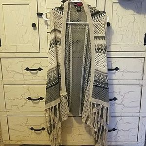 Crochet sleeveless cardigan